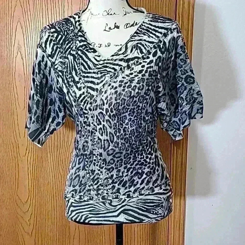 Alberto Makali leopard cheetah zebra print v-neck flowy sleeve top